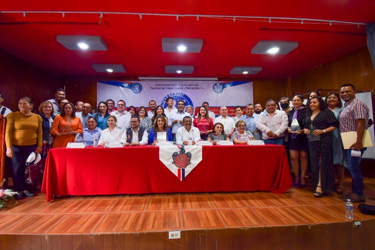 La Facultad de Comunicaciones y Mercadotecnia, conmemora su 35 Aniversario
