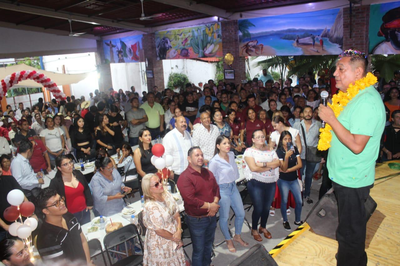 Retoma actividades públicas Félix Salgado y anuncia gira de agradecimiento