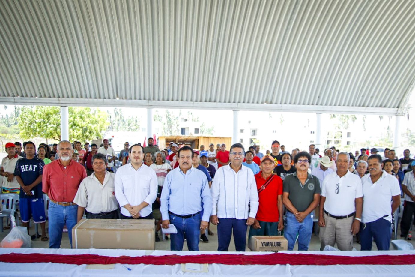 Pescadores de Coyuca de Benítez, reciben apoyos a través de Sagadegro