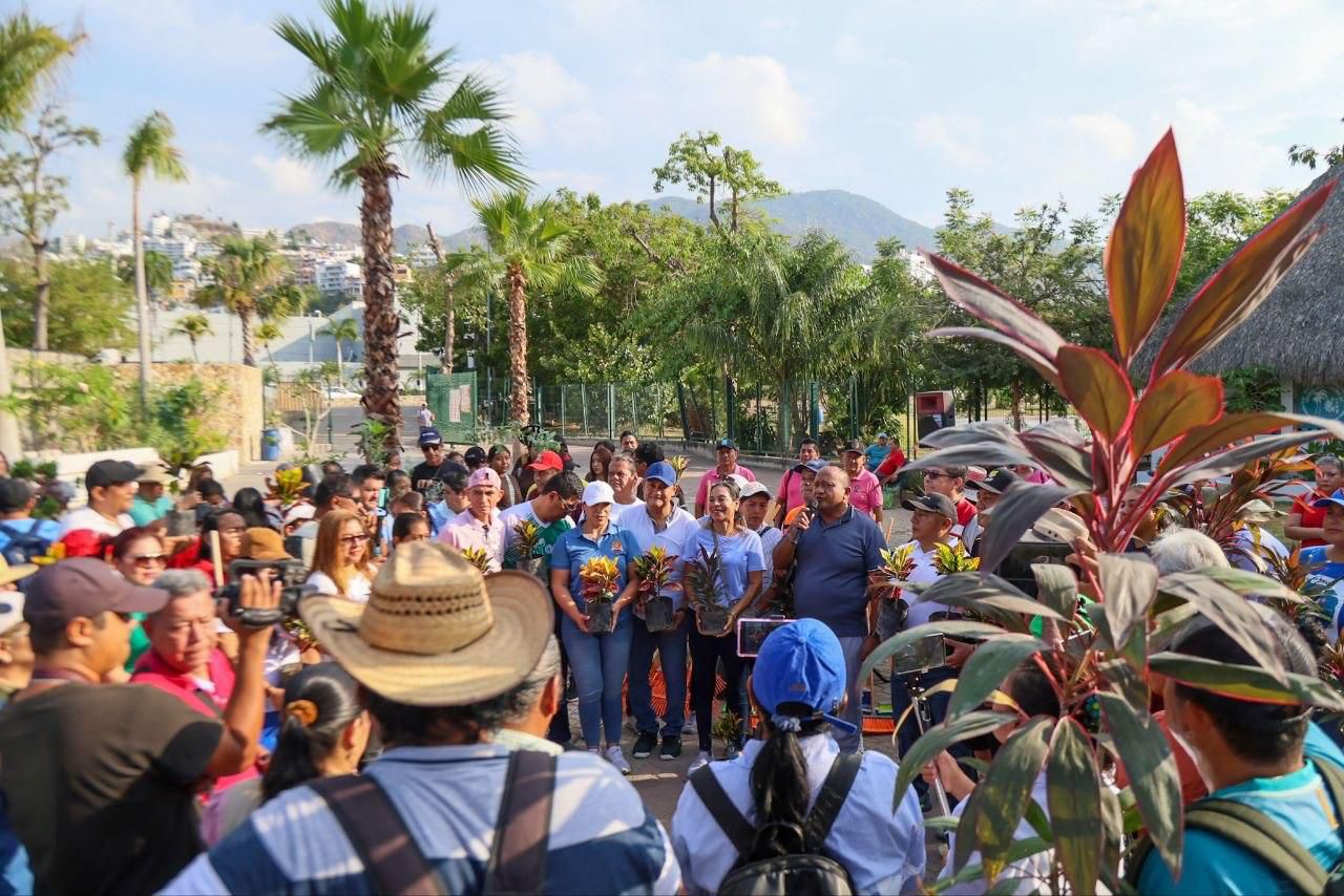 Gran participación ciudadana en el operativo de limpieza y reforestación del Parque Papagayo