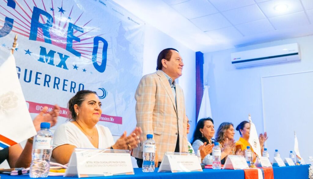 Javier Saldaña Inaugura CREO MX para impulsar el emprendimiento y la innovacion entre los jóvenes guerrerenses