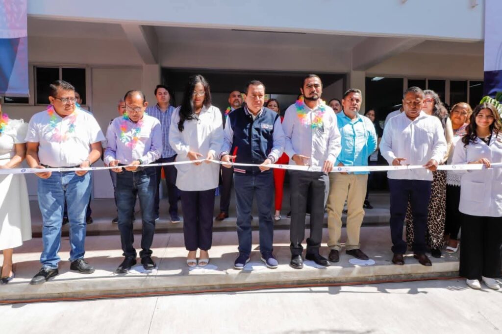 Inaugura Javier Saldaña nuevo edificio de tres niveles en la facultad de Ciencias Quimicas Biologicas