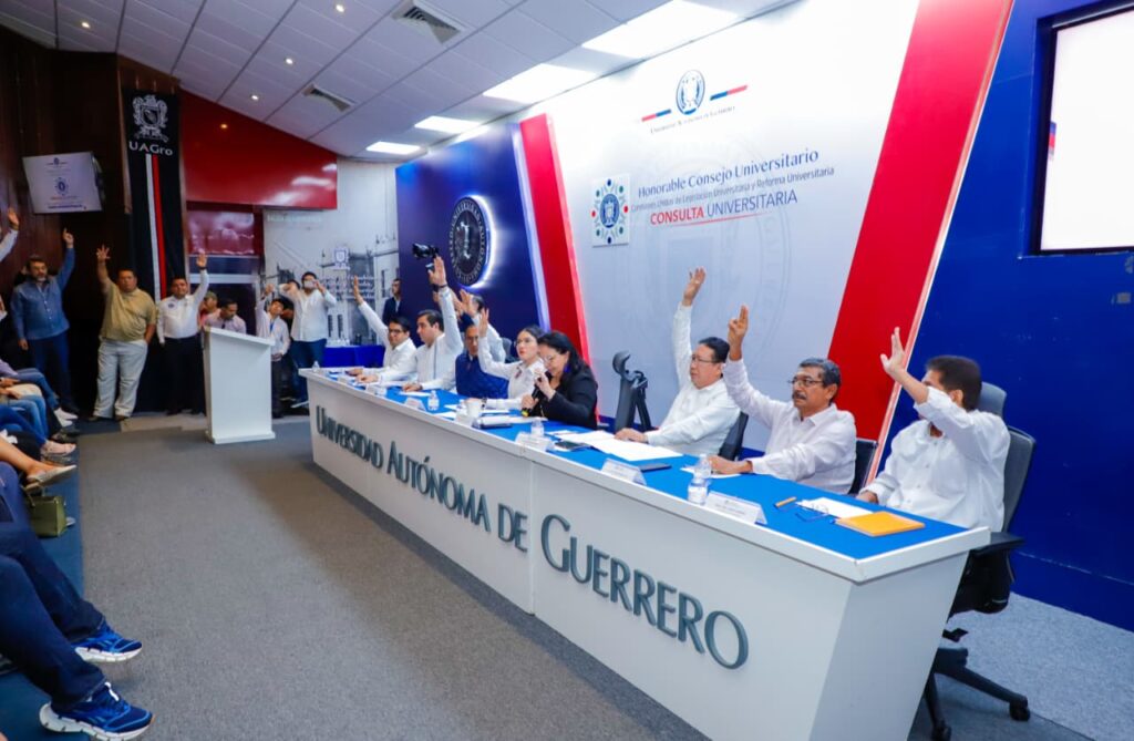 Universitarios ratifican eliminación de la reelección en la UAGro