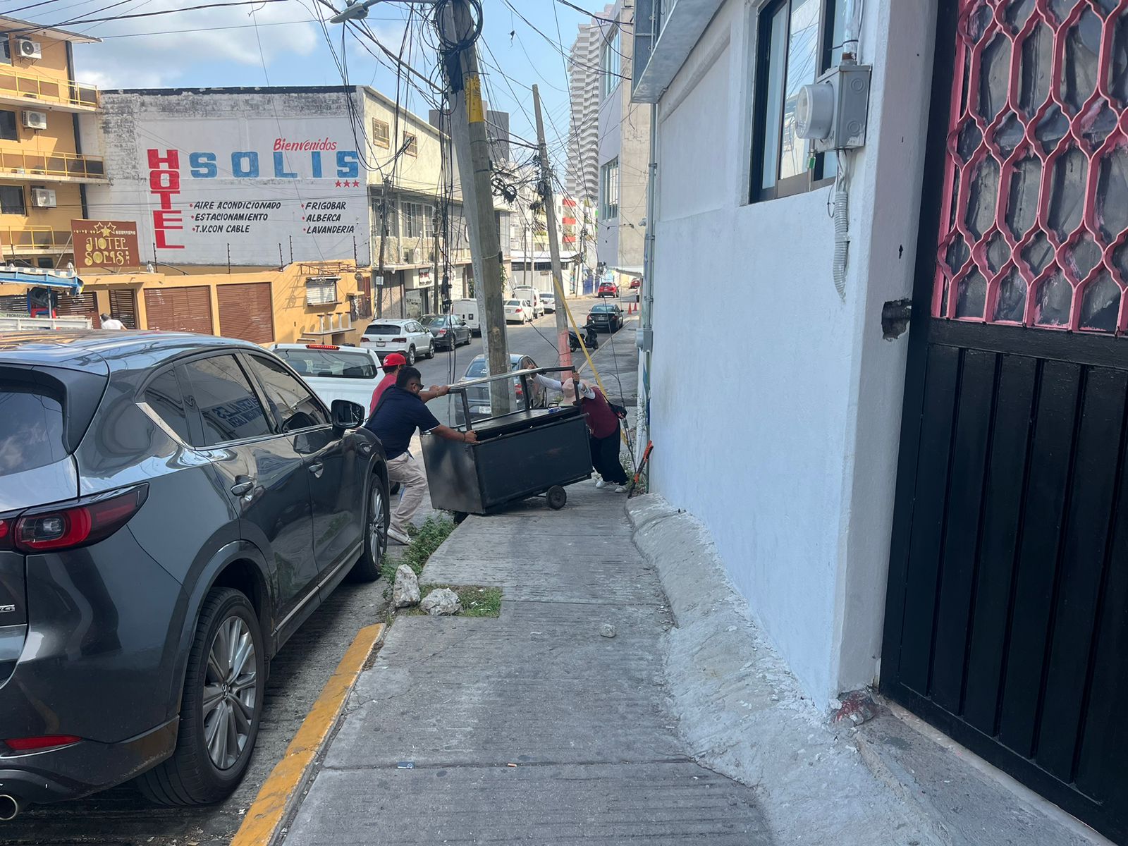 Regula Vía Pública comercio informal y ordena espacios en Acapulco