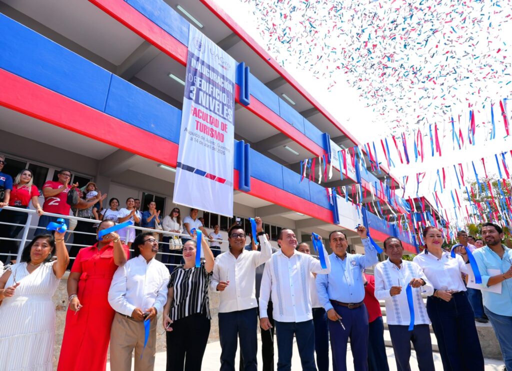 Inauguran Javier Saldaña, Simon Quiñones y Pilar Badillo, nuevo edificio en la Facultad de Turismo Acapulco