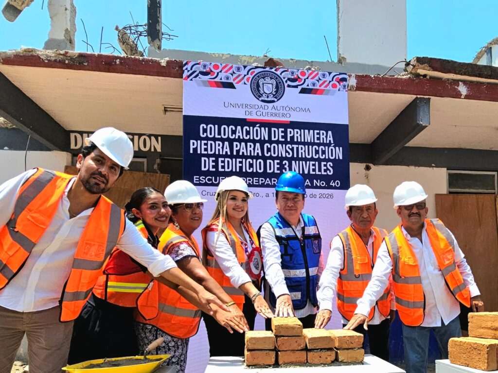 Coloca Javier Saldaña Primera Piedra de nuevo edificio en la Preparatoria No. 40