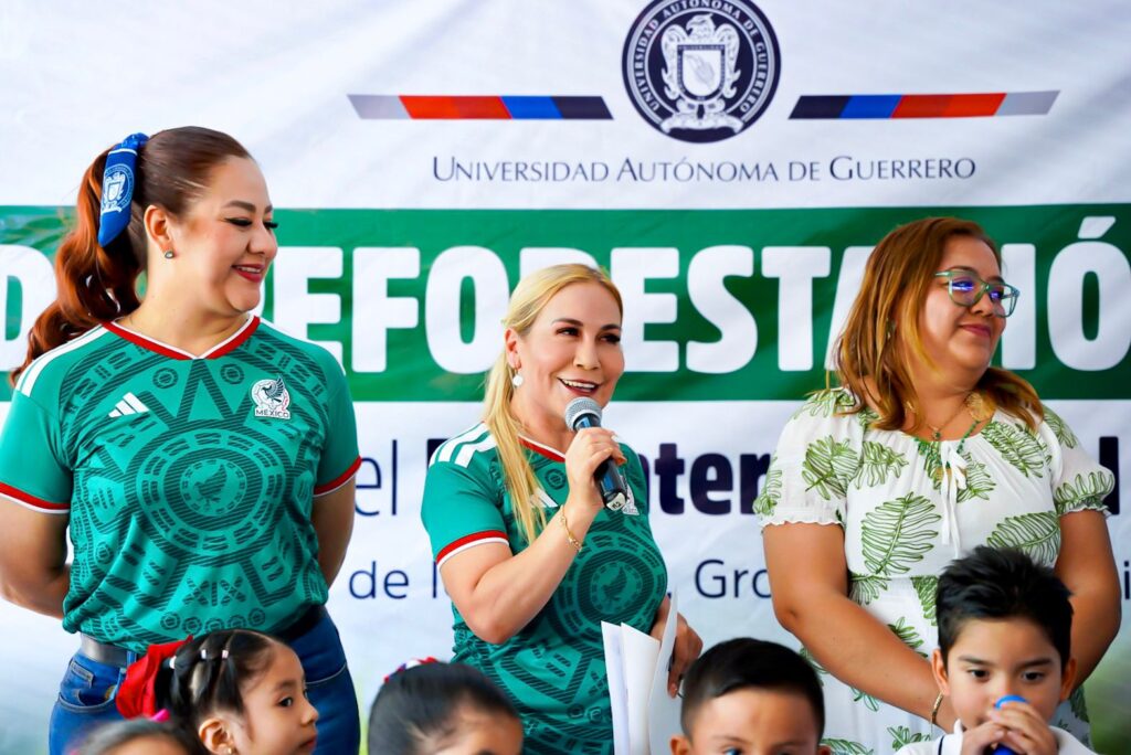 Rectora de la UAGro impulsa acciones de reforestación en el marco del Día Mundial del Árbol