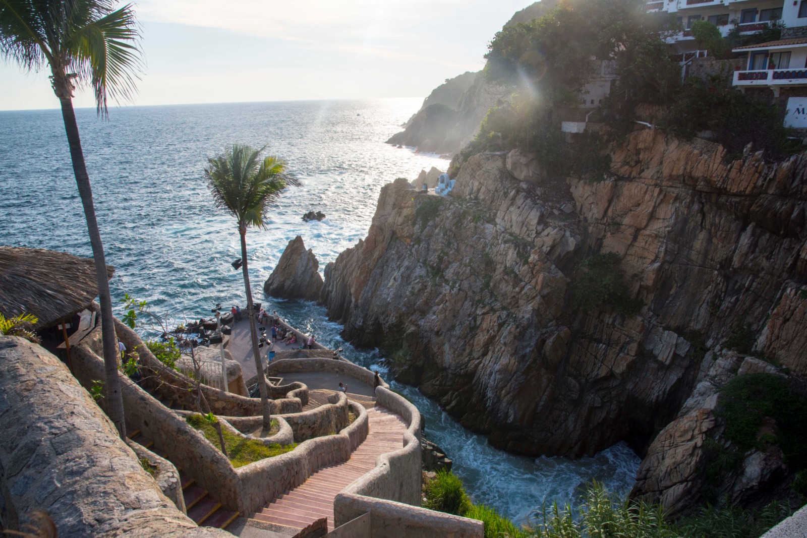 Del Acantilado al Ariel: El Gobierno de Guerrero reconoce a cineastas y clavadistas por poner en alto el nombre de Acapulco