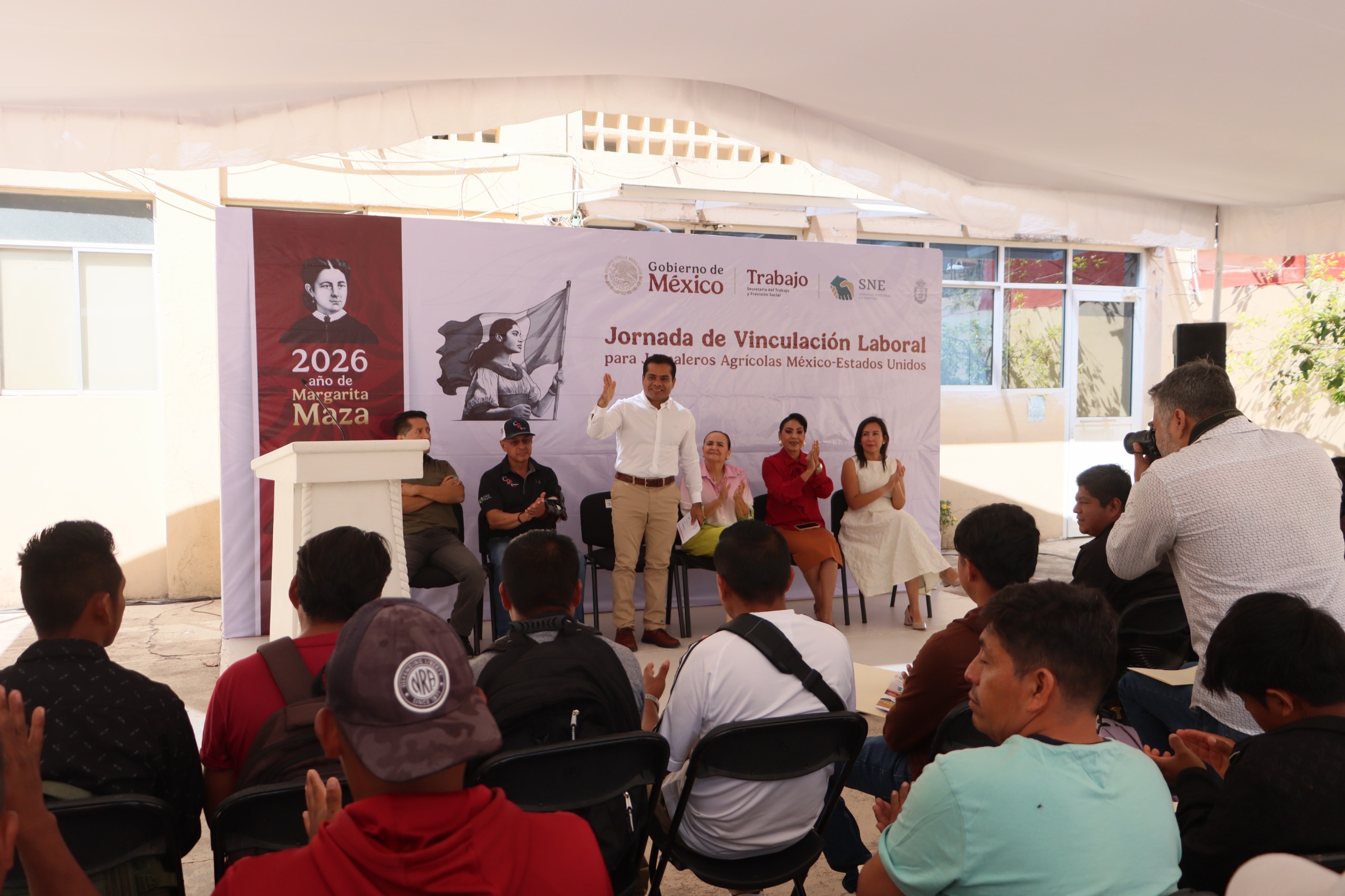El gobierno del estado continúa apoyando trabajadores guerrerenses que buscan laborar en Estados Unidos