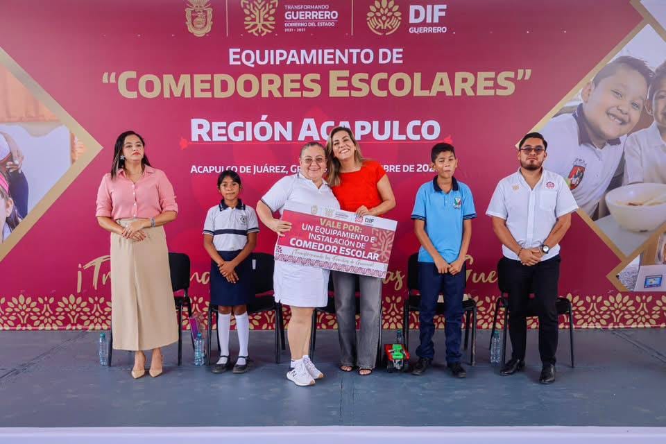 Entrega DIF Guerrero equipamiento para comedores escolares de las regiones Centro, Acapulco y Costa Grande